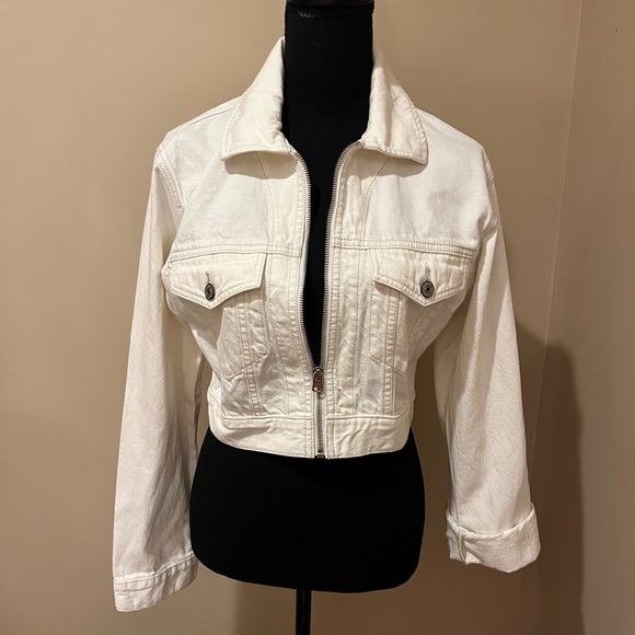 NWT Abercrombie & Fitch White Denim Zip Front Crop Jacket, size Small - Picture 1 of 10